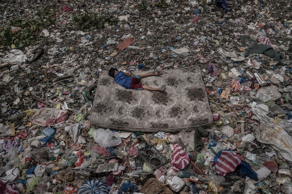 Viral Photo Of Crying Girl At The Border Wins 2019 World Press Photo