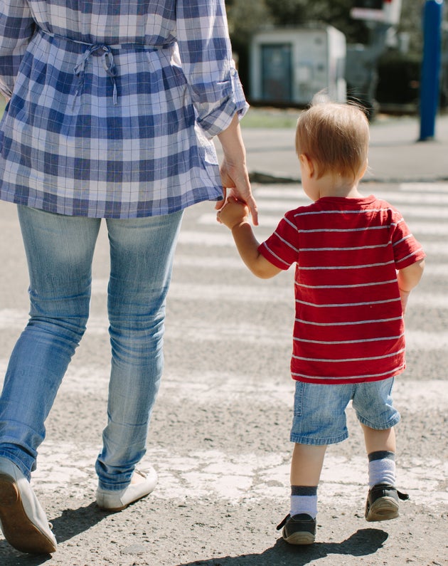 アメリカの3歳男児が突然の尿意 仕方なく駐車場でおしっこさせた妊娠中の母親 刑事責任問われる事態に ハフポスト アメリカの3歳男児が突然の尿意 仕方なく駐車場でおしっこさせた妊娠中の母親 刑事責任問われる事態に ハフポスト