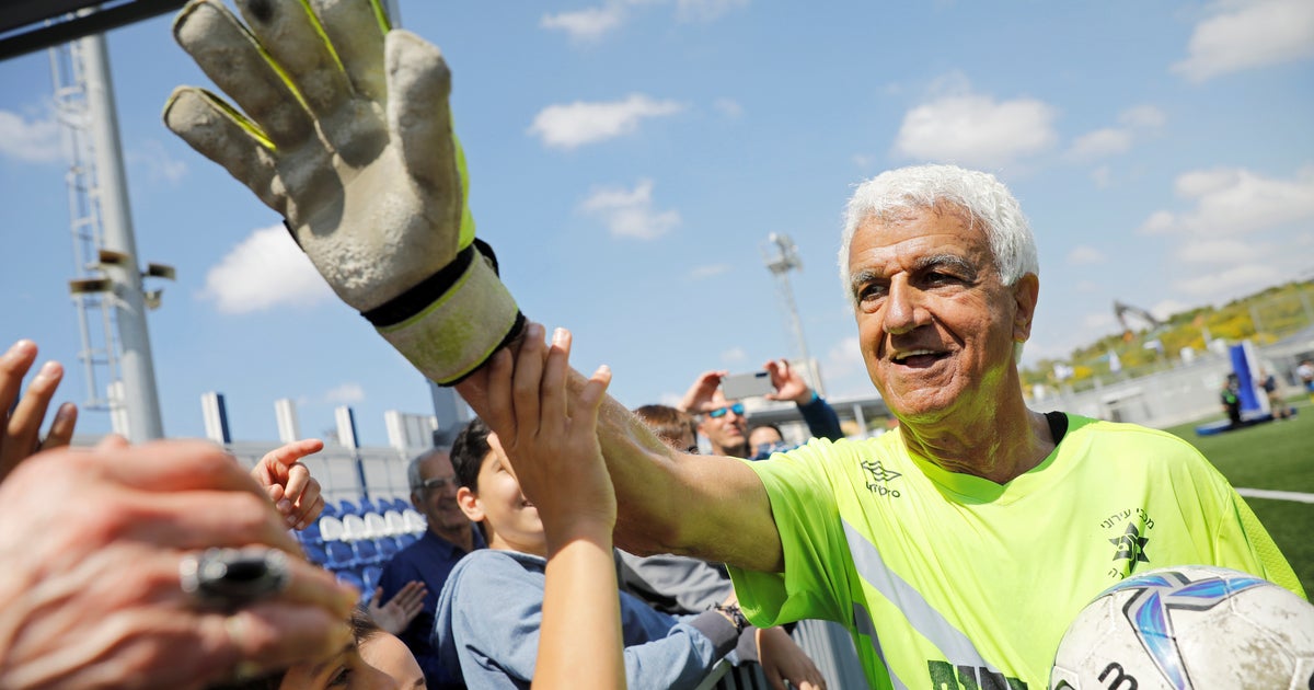 イスラエルの73歳のゴールキーパーが快挙達成 プロサッカー選手の最年長出場 としてギネス世界記録を更新 ハフポスト イスラエルの73歳のゴールキーパーが快挙達成 プロサッカー選手の最年長出場 としてギネス世界記録を更新 ハフポスト