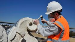 La France risque de manquer de tailleurs de pierre et de charpentiers pour reconstruire