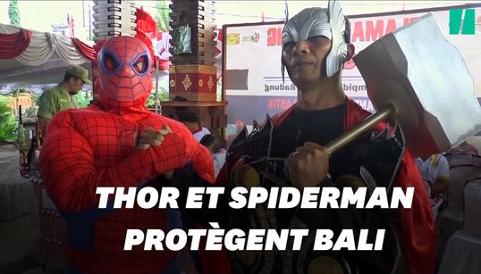 À Bali, Thor et Spiderman protègent les