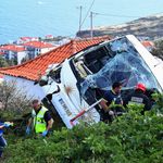 À Madère, l'accident d'un bus touristique fait de nombreux