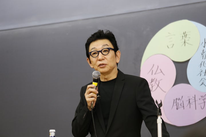 母校で客員教授として初めて授業を行うフリーアナウンサーの古舘伊知郎氏=2019年4月16日撮影（提供:立教大学）