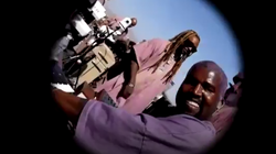 À Coachella, Kanye West dévoile le morceau “Water” durant une “messe” de