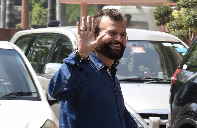 BJP Fields Hans Raj Hans From North-West Delhi, Drops Udit