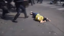 Une manifestante porte plainte après avoir reçu un coup de matraque dans le dos lors de l’acte