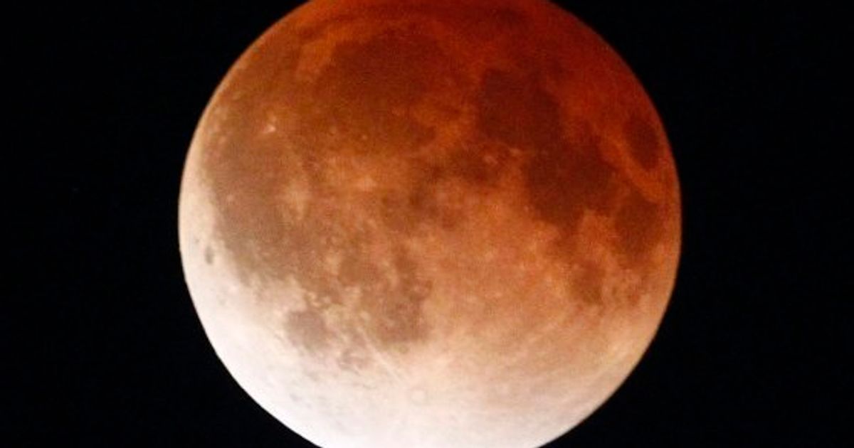 Blood Moon, la "Luna di sangue" 3 cose che non sapevi sull'eclissi