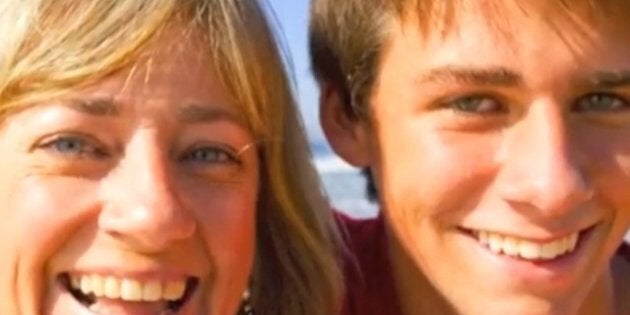 Yourholidaymom I Video Messaggi Di 40 Mamme Per Le Festivita A Tutti I Giovani Gay Video L Huffpost