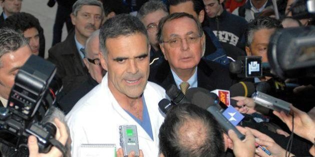 Alberto Zangrillo Medico Di Berlusconi Il Cavaliere Non Dorme La Notte Perche Riposa Di Giorno L Huffpost