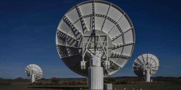 Part of the ensemble of dishes forming South Africa's MeerKAT radio telescope is seen in Carnarvon on July 16, 2016.
Even op