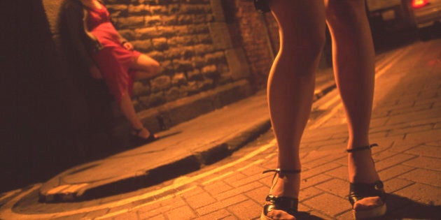 Giovani adolescenti sesso forzato