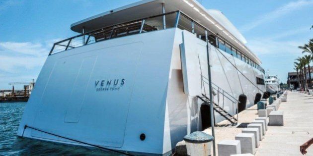Steve Jobs, il suo yacht Venus disegnato da Philippe Starck è in Puglia nel porto di Brindisi
