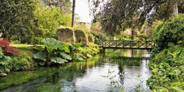 Il Giardino di Ninfa: un polmone verde che rapisce l'anima. Monumento Naturale dalla Regione