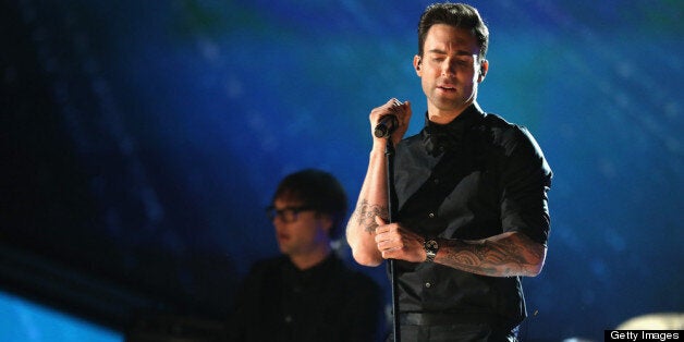 LOS ANGELES, CA - FEBRUARY 10: Singer Adam Levine of Maroon 5 performs onstage during the 55th Annual GRAMMY Awards at STAPLES Center on February 10, 2013 in Los Angeles, California. (Photo by Christopher Polk/Getty Images for NARAS)