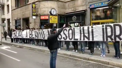 Une banderole en “honneur à Mussolini” déployée avant le match AC