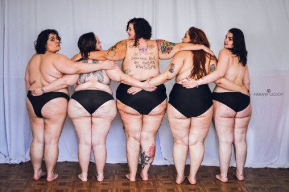 5 Donne Grasse Posano In Lingerie Per Lottare Contro Il