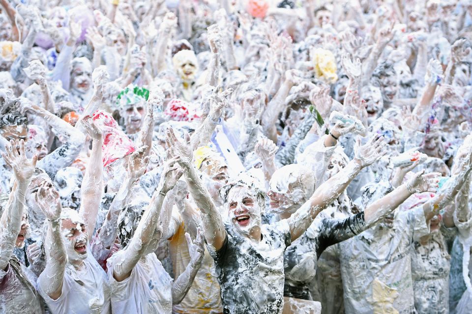 Massive Foam Fight At St. Andrews Is The Best University Tradition Ever ...