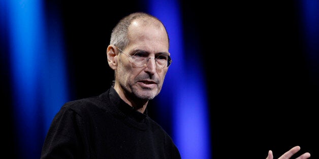 ARCHIV: Apple CEO Steve Jobs gestures during a keynote address to the Apple Worldwide Developers Conference in San Francisco