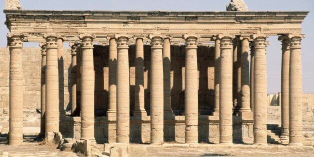 IRAQ - DECEMBER 17: The Great Temple of Hatra (Unesco World Heritage List, 1985), Iraq. Persian civilisation, AD 80. (Photo by DeAgostini/Getty Images)