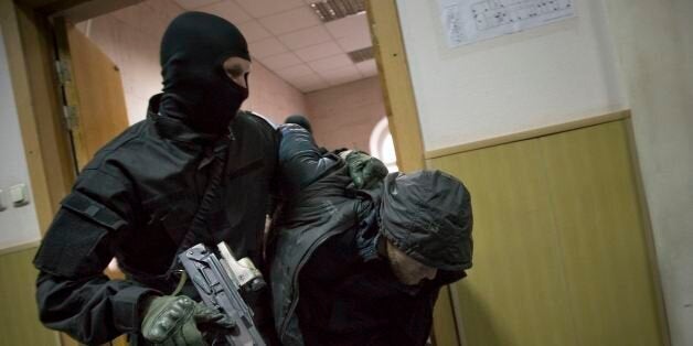 Suspect in Russian Politician's Killing Blows Himself Up, Report Says ...