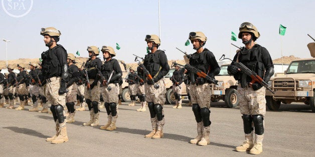 In this photo provided by the Saudi Press Agency (SPA), Royal Saudi Land Forces and units of Special Forces of the Pakistani army take part in a joint military exercise called "Al-Samsam 5" in Shamrakh field, north of Baha region, southwest Saudi Arabia, Monday, March 30, 2015. (AP Photo/SPA)