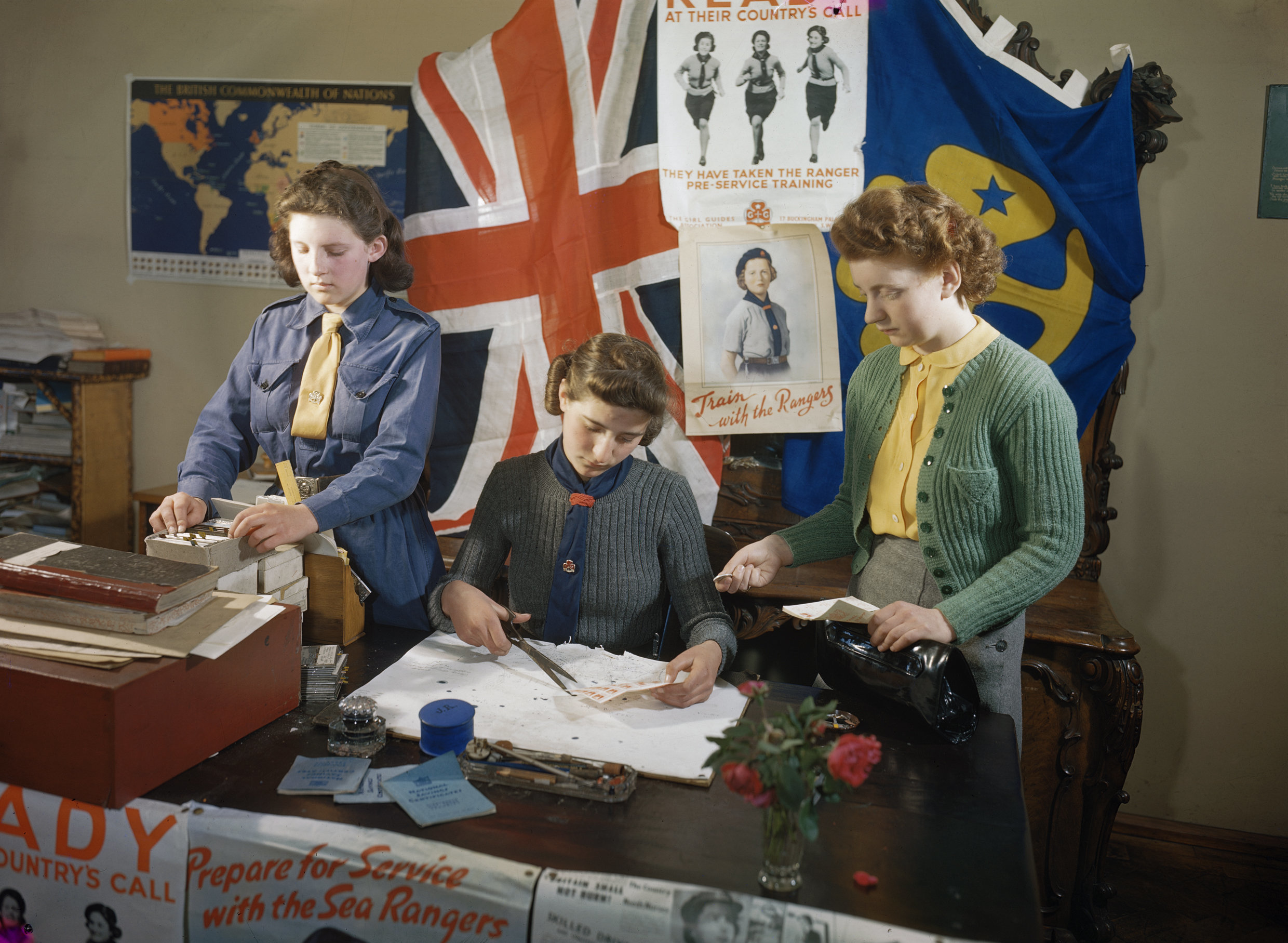 Incredible Color Photos Give A Rare Look At London During The Blitz ...