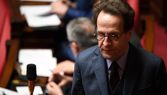 Des députés LREM menacent de quitter le groupe si Agnès Thill n’est pas
