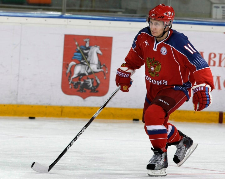 Putin Plays Ice Hockey In Latest Stunt (VIDEO) | HuffPost The World Post