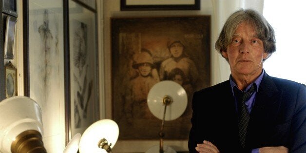 FRANCE - CIRCA 2006: Andre Glucksmann in Paris, France in 2006 - French philosopher and essayist in his apartment. (Photo by Michel BARET/Gamma-Rapho via Getty Images)