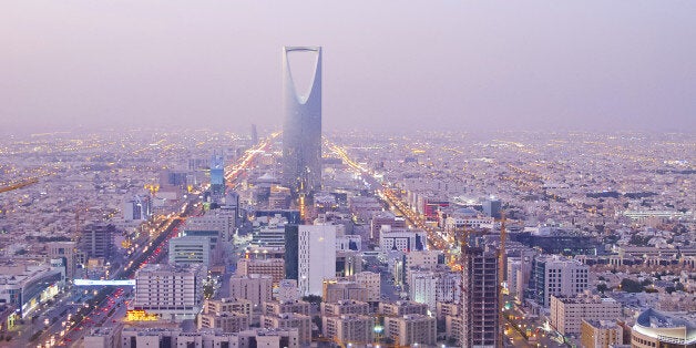 RIYADH - DECEMBER 22: Kingdom tower on December 22, 2009 in Riyadh, Saudi Arabia. Kingdom tower is a business and convention