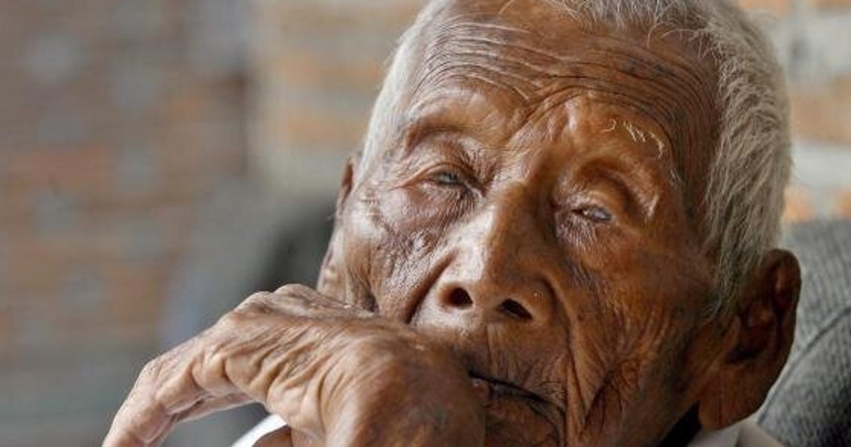 Indonesia, è lui l'uomo più vecchio del mondo ha 145 anni L'HuffPost
