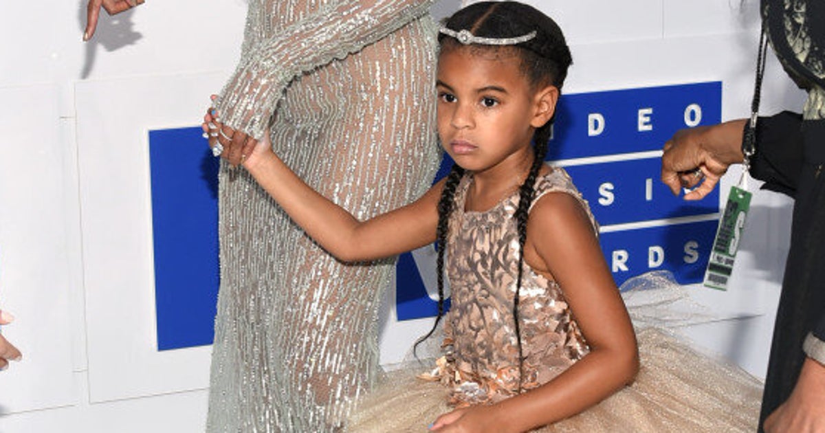 La figlia di Beyoncé, Blue Ivy, veste già da principessa il suo abito per gli MTV VMA è costato La figlia di Beyoncé, Blue Ivy, veste già da principessa il suo abito per gli MTV VMA è costato