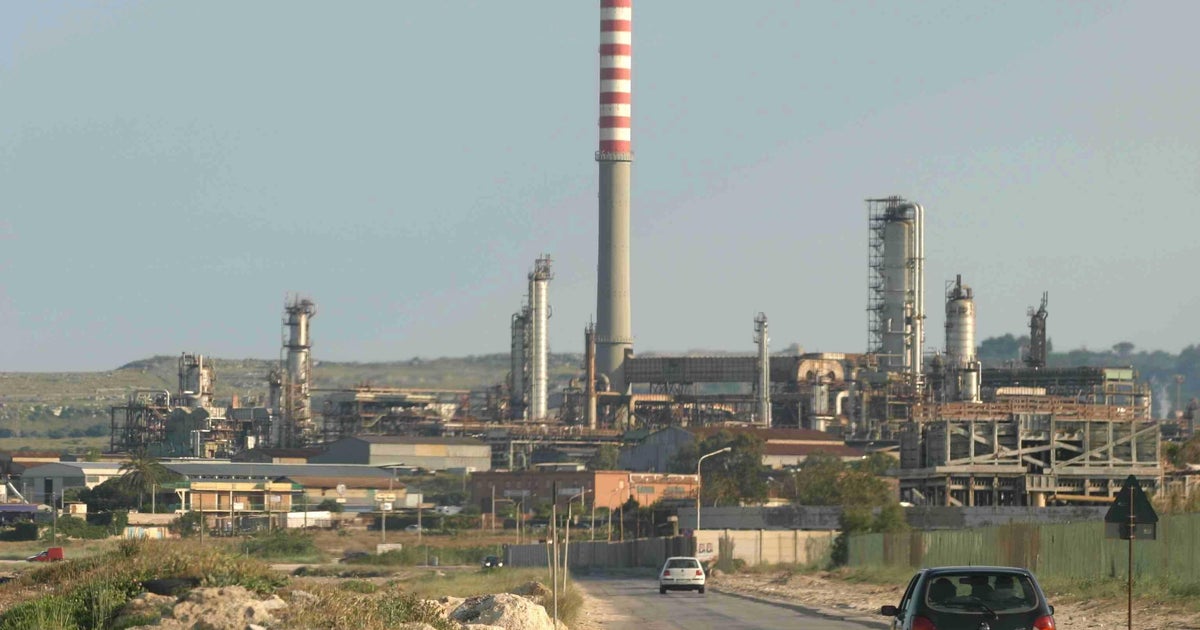 Sequestrati gli impianti del polo petrolchimico di