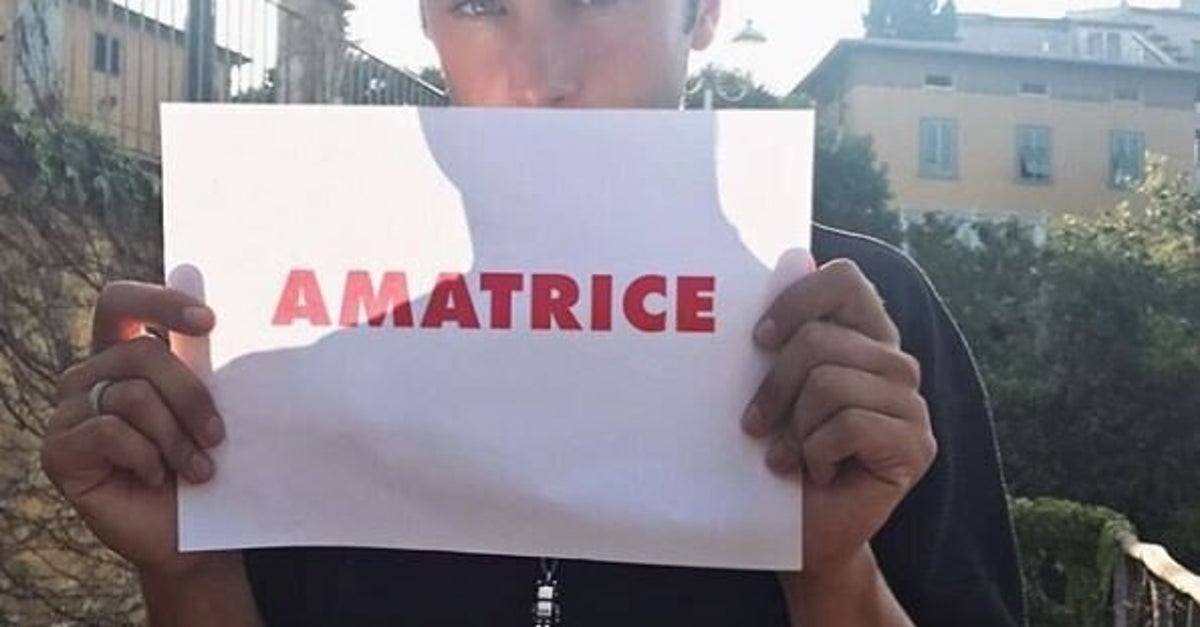 Vince nella categoria &quot;canto&quot; di Amici e dona il premio in denaro ai