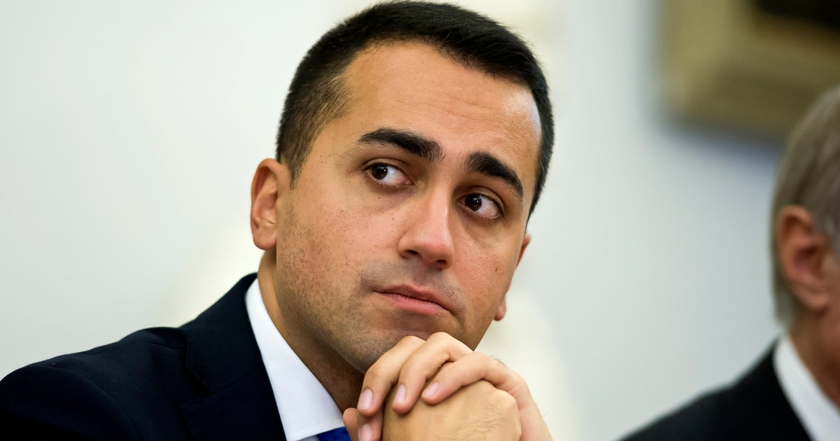 Luigi Di Maio: "Sono ancora senza laurea per non approfittare del mio