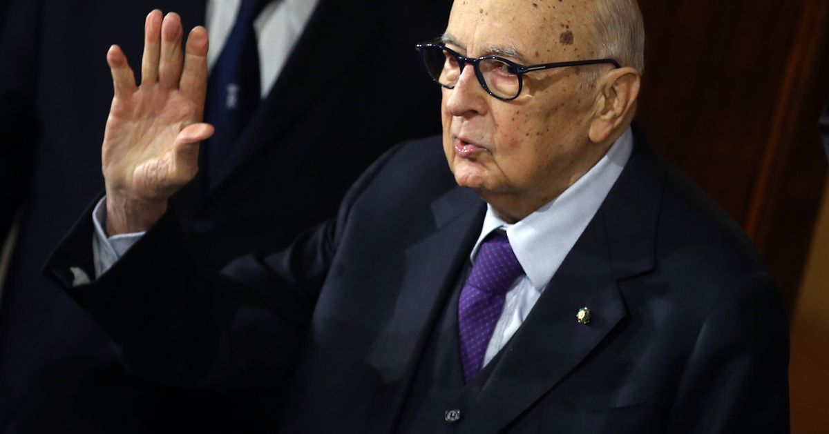 Giorgio Napolitano bacchetta i politici italiani: "Oggi ...