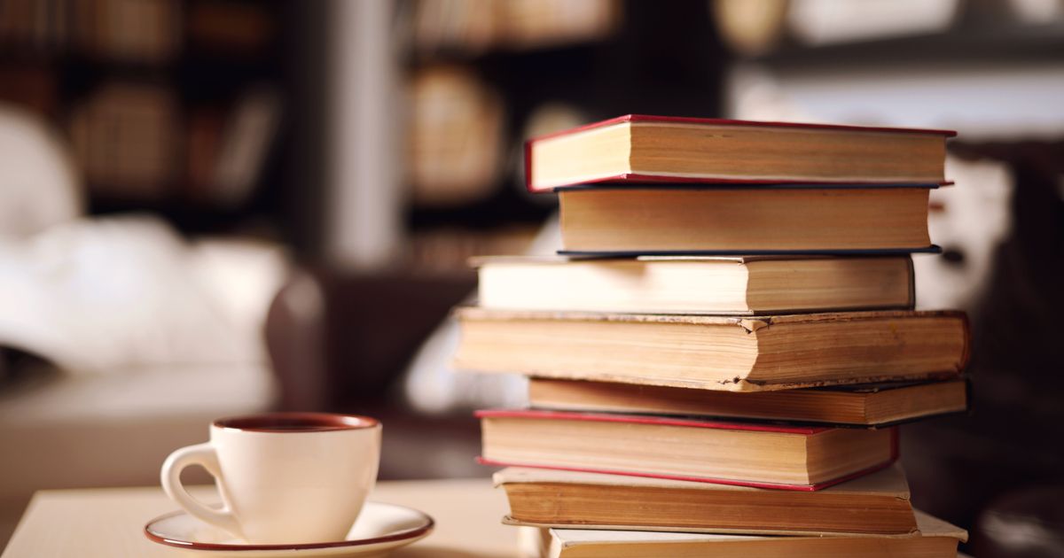 cosa-significa-quella-pila-di-libri-che-continua-a-crescere-giorno-dopo-giorno-l-huffpost