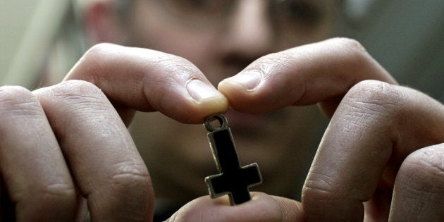 La Chiesa Di Satana Accusa I Cristiani Di Pedofilia L Huffpost