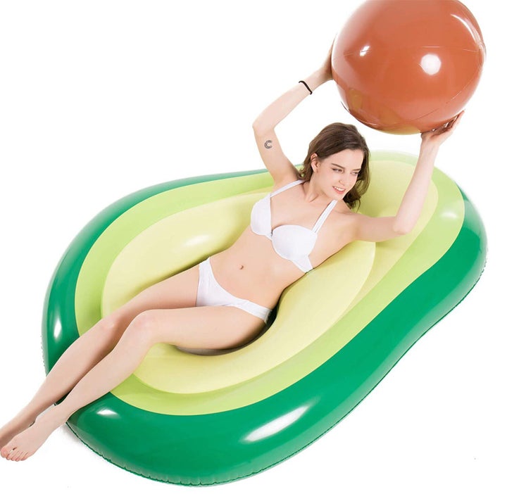It's like two <a href="https://www.huffpost.com/entry/beach-essentials-for-a-perfect-day-in-the-sun_n_5aa801b5e4b0e872b4bf5e19" target="_blank" rel="noopener noreferrer">beach essentials</a> in one.