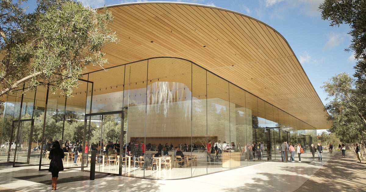 La Nuova Sede Di Apple Costata 5 Miliardi E Tutta In Vetro Ma I Dipendenti Ci Sbattono Contro L Huffpost