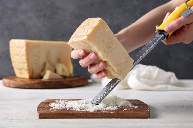 Sai Cose C è In Una Bustina Di Formaggio Grattugiato L Huffpost