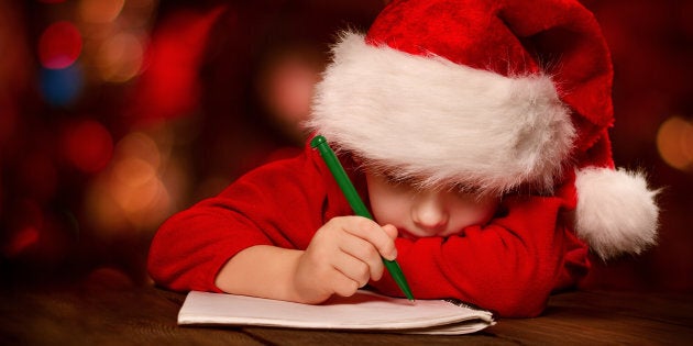 Immagini Bimbi Natale.Non Riceve I Regali Richiesti Nella Lettera A Babbo Natale Bimbo Di 9 Anni Chiama La Polizia L Huffpost