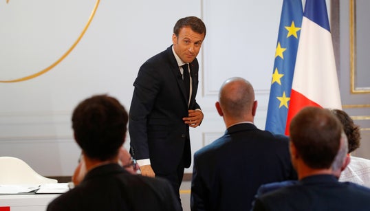 “L’art d’être Macron”: des mesures, un calendrier et pas de