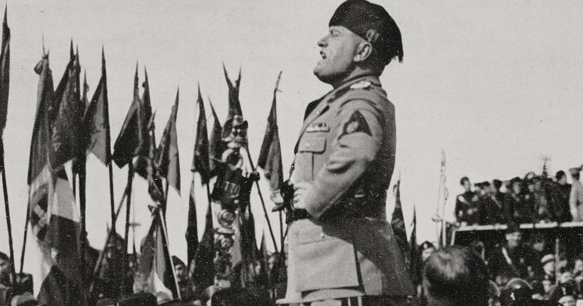 "La foto di Mussolini nel bar di Modica non è apologia" L'HuffPost