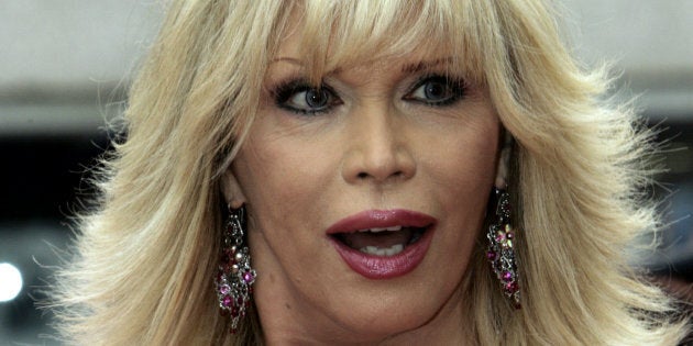Amanda Lear compie (forse) 70 anni: la carriera di una diva misteriosa - Tvzap