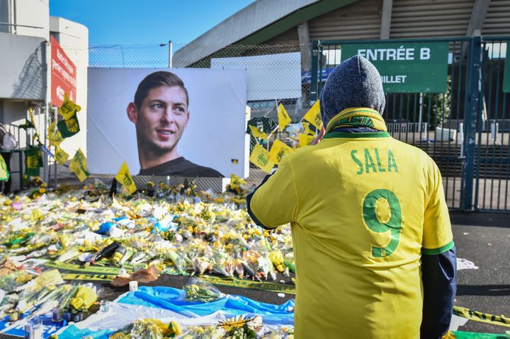 Football fans across the world mourned Emiliano Sala's death.