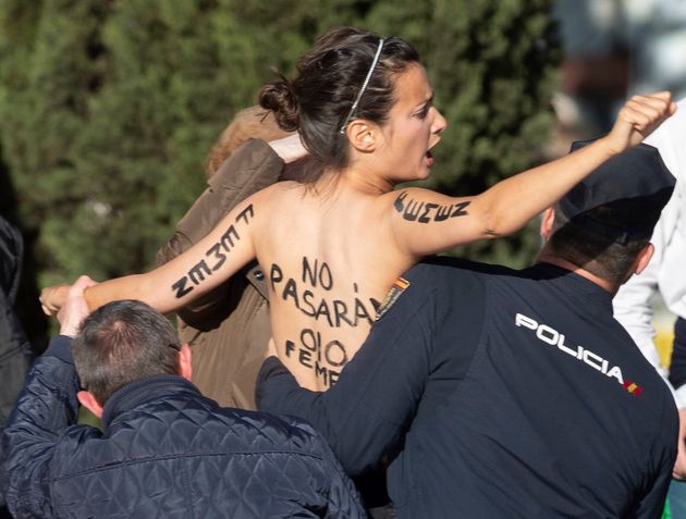 En Espagne, les Femen perturbent le dernier meeting du parti d'extrême droite