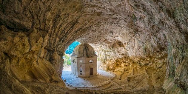 Le 20 Chiese Nella Roccia Piu Belle D Italia Secondo Skyscanner L Huffpost