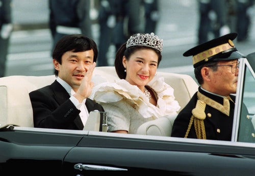 令和時代の天皇陛下はどんな方？趣味は山登りで、“皇居ラン”をこなす