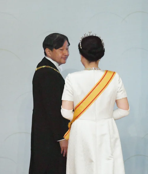 令和元年」新天皇即位の1日を写真で振り返ると… | ハフポスト NEWS